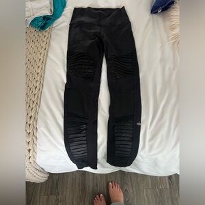 Alo Black Leggins
